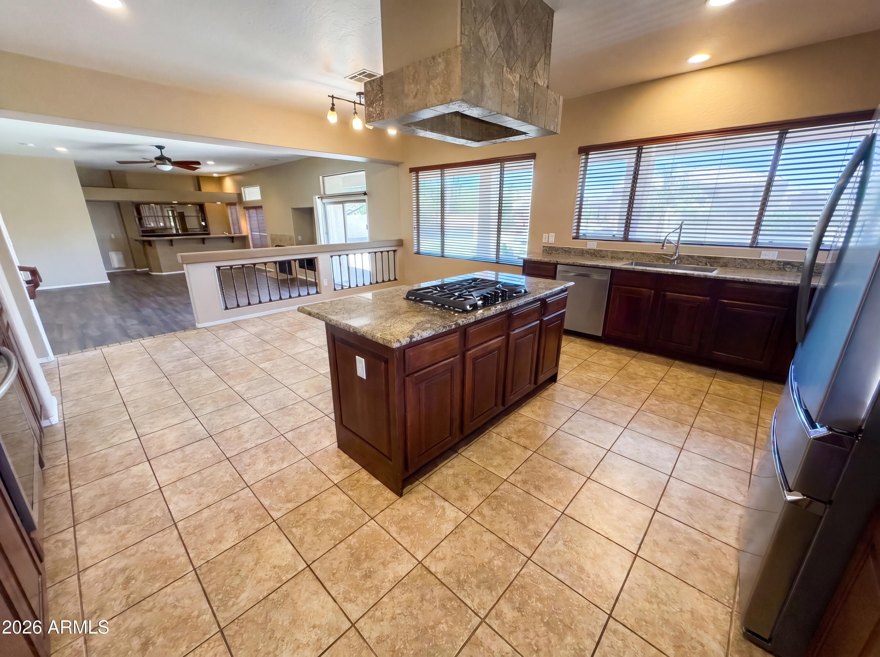 9625 W OBERLIN Way, Peoria, AZ 85383 — photo 14 of 38