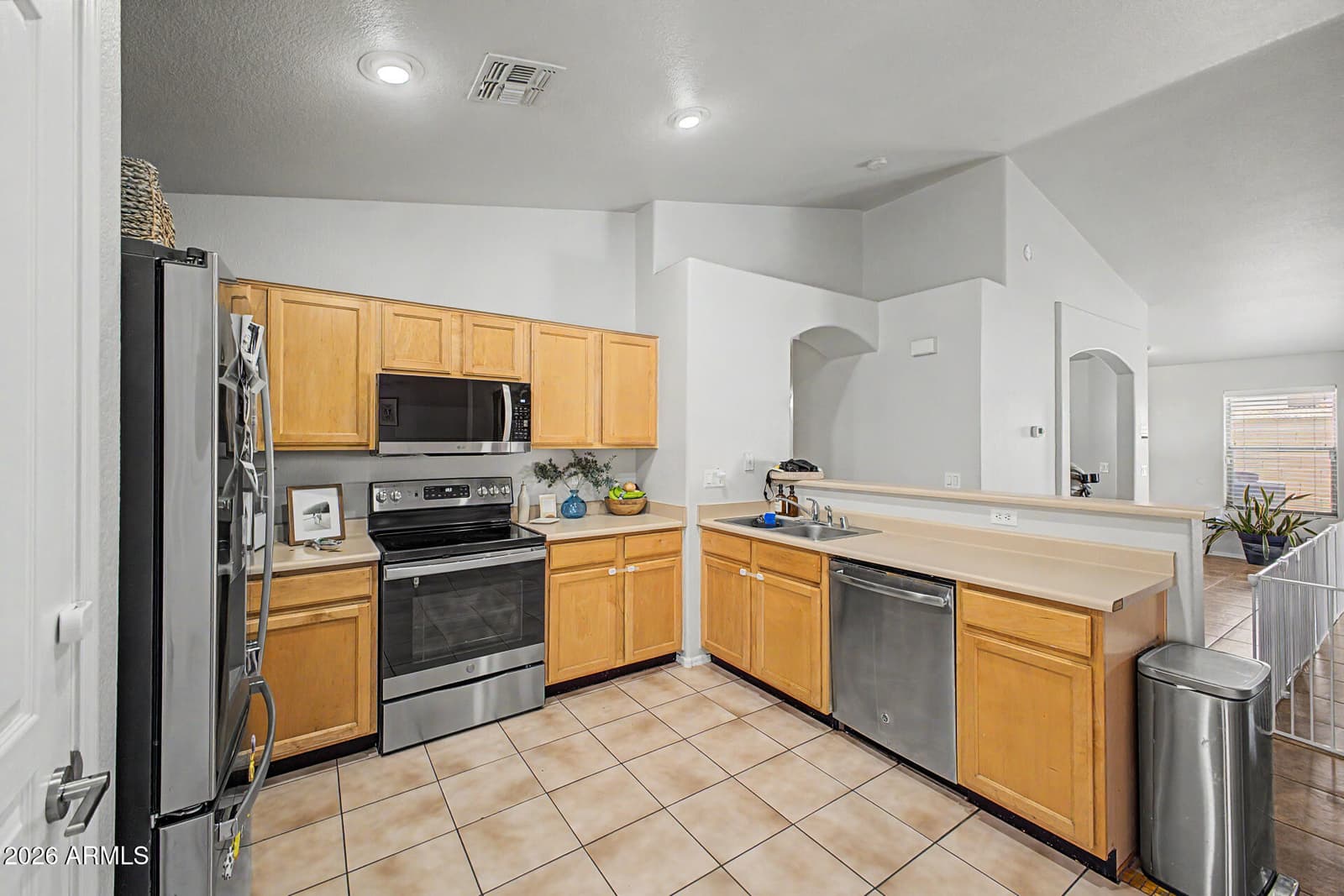 2633 S 81ST Lane, Phoenix, AZ 85043 — photo 12 of 37