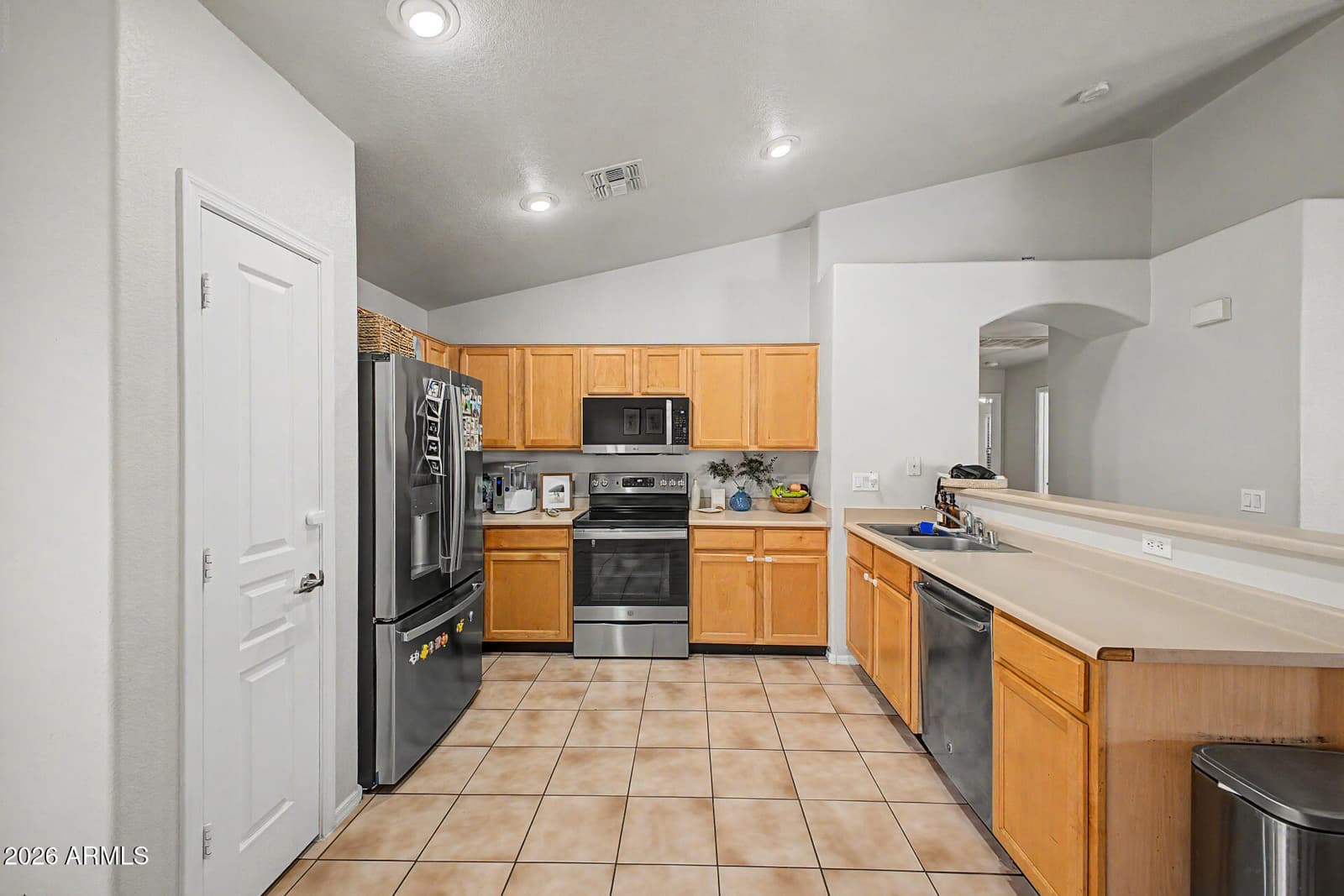 2633 S 81ST Lane, Phoenix, AZ 85043 — photo 13 of 37