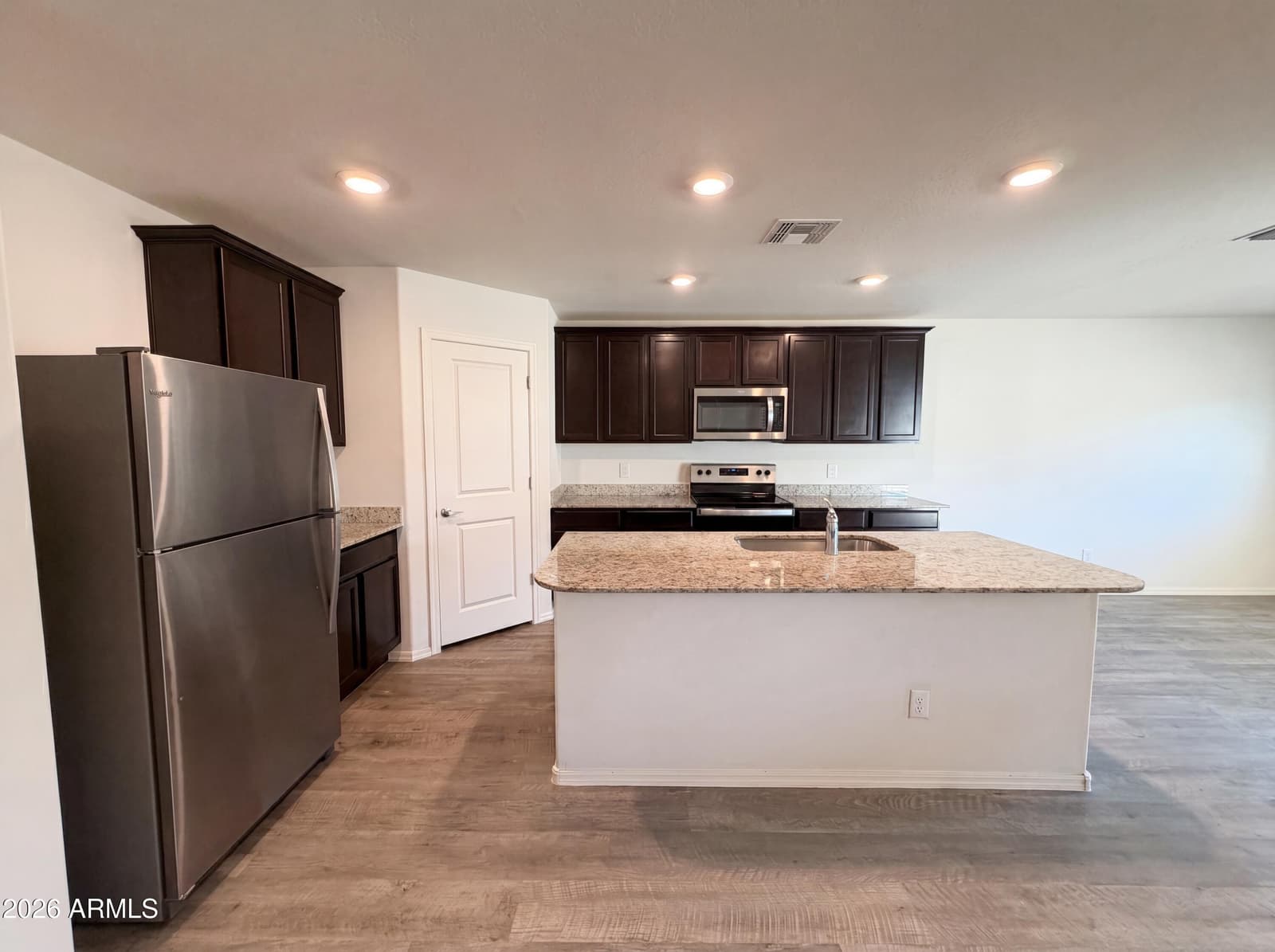 482 W WHITETAIL Drive, Casa Grande, AZ 85122 — photo 2 of 21