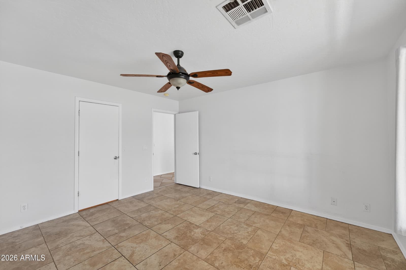 548 N BAILEY Circle, Mesa, AZ 85207 — photo 14 of 34