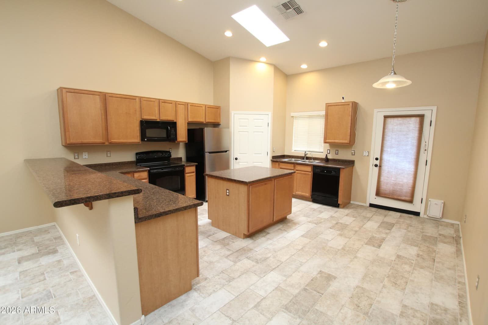 8984 W NICOLET Avenue, Glendale, AZ 85305 — photo 10 of 64