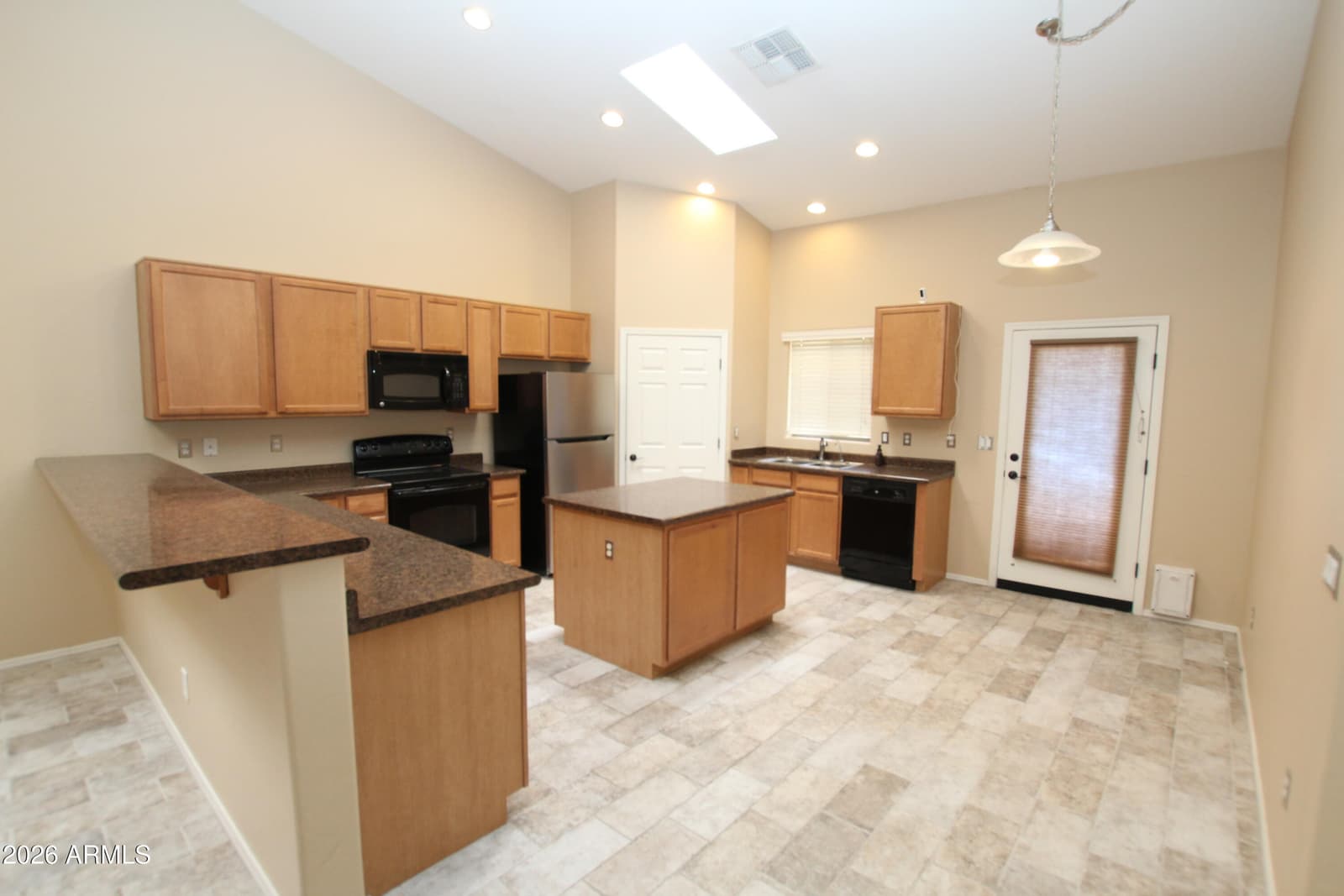 8984 W NICOLET Avenue, Glendale, AZ 85305 — photo 12 of 64