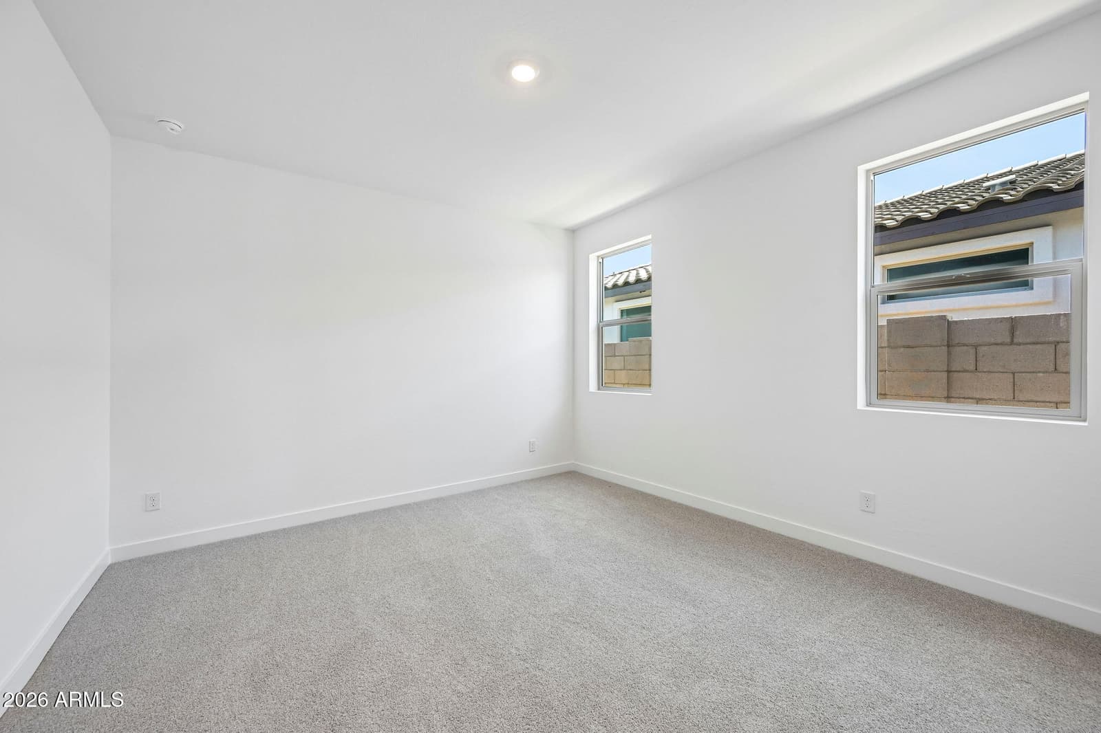 7955 W LOMA Lane, Peoria, AZ 85345 — photo 11 of 45