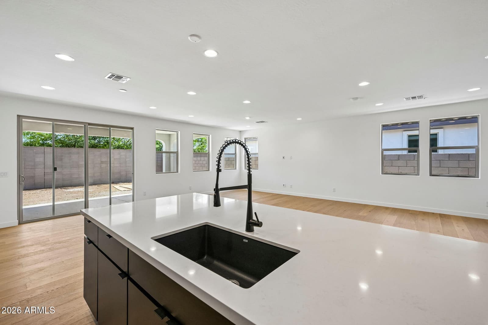 7955 W LOMA Lane, Peoria, AZ 85345 — photo 25 of 45