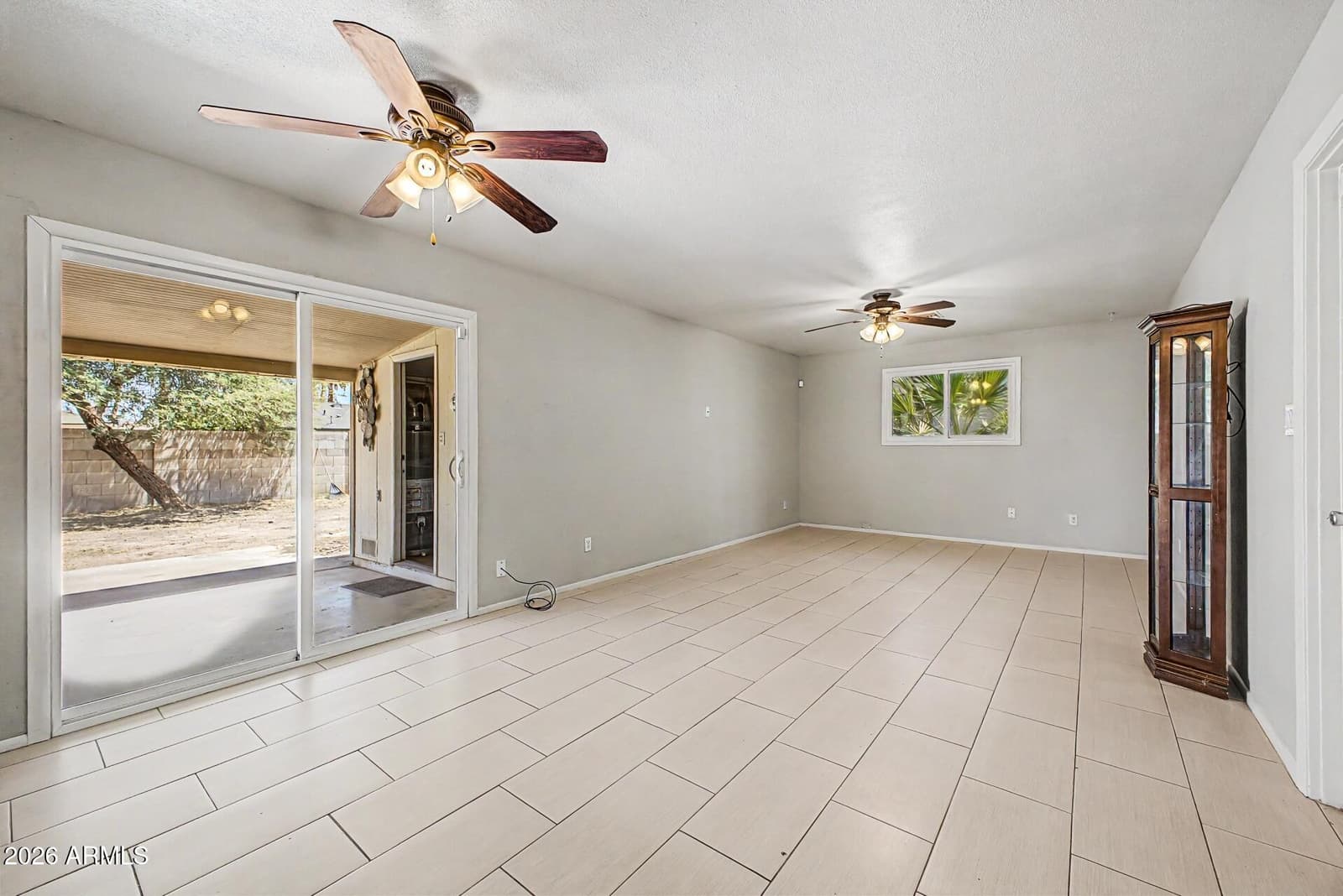 1000 E LOYOLA Drive, Tempe, AZ 85282 — photo 9 of 32