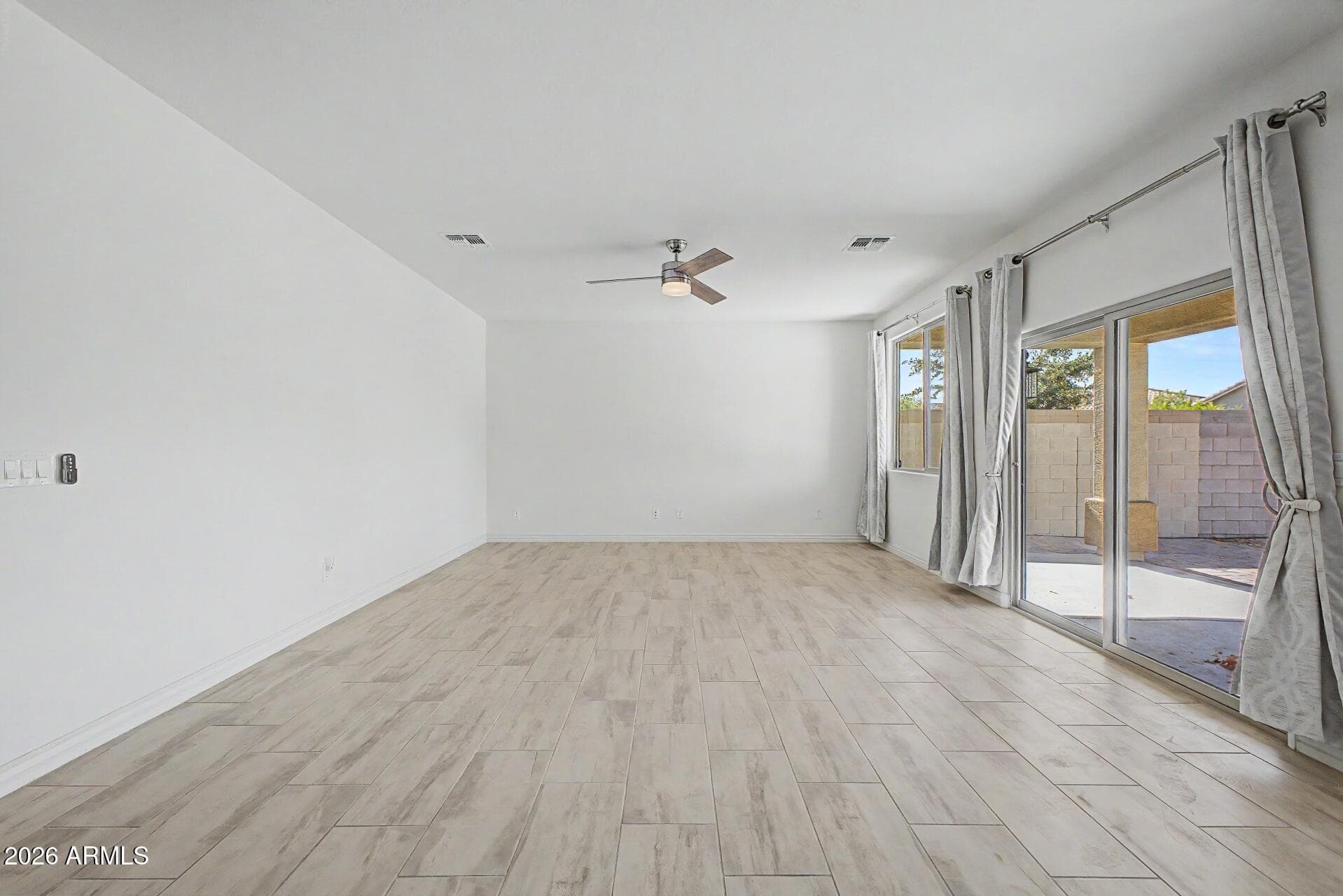6952 W GOLDEN Lane, Peoria, AZ 85345 — photo 12 of 59
