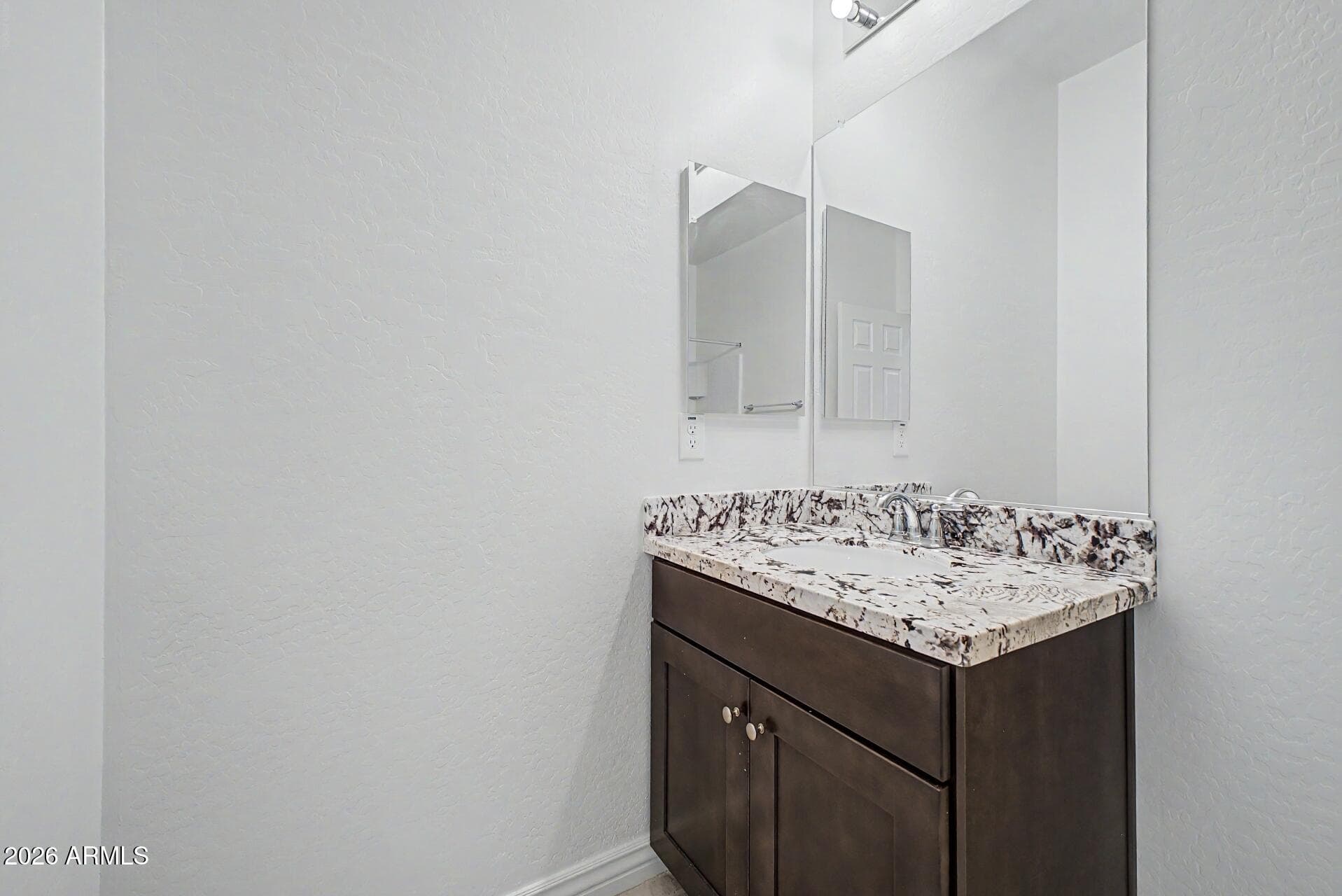 6952 W GOLDEN Lane, Peoria, AZ 85345 — photo 34 of 59