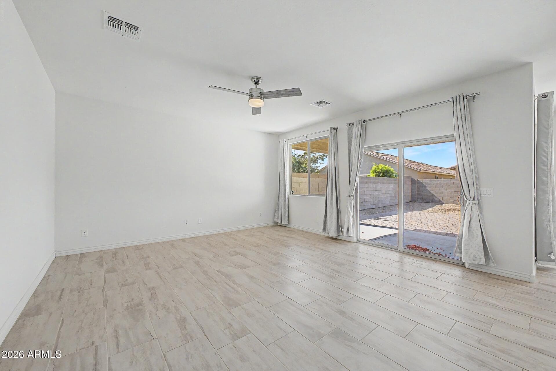 6952 W GOLDEN Lane, Peoria, AZ 85345 — photo 11 of 59