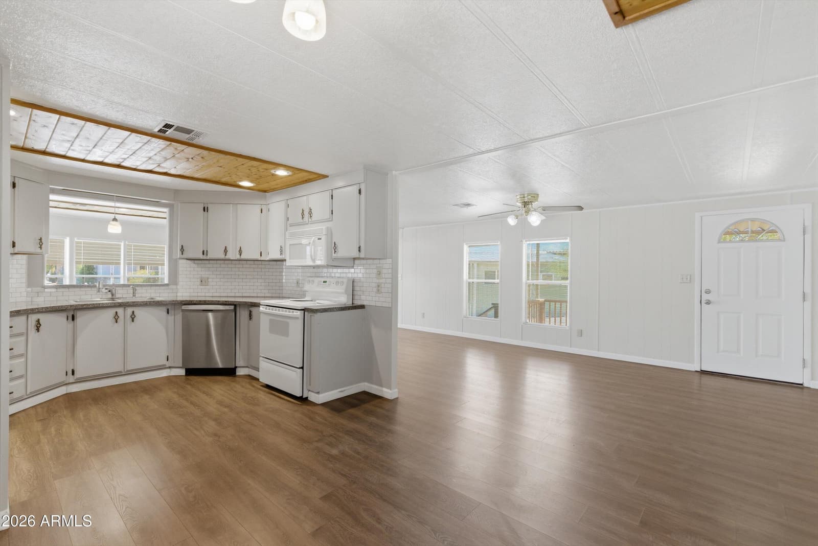 4065 E UNIVERSITY Drive 384, Mesa, AZ 85205 — photo 8 of 32
