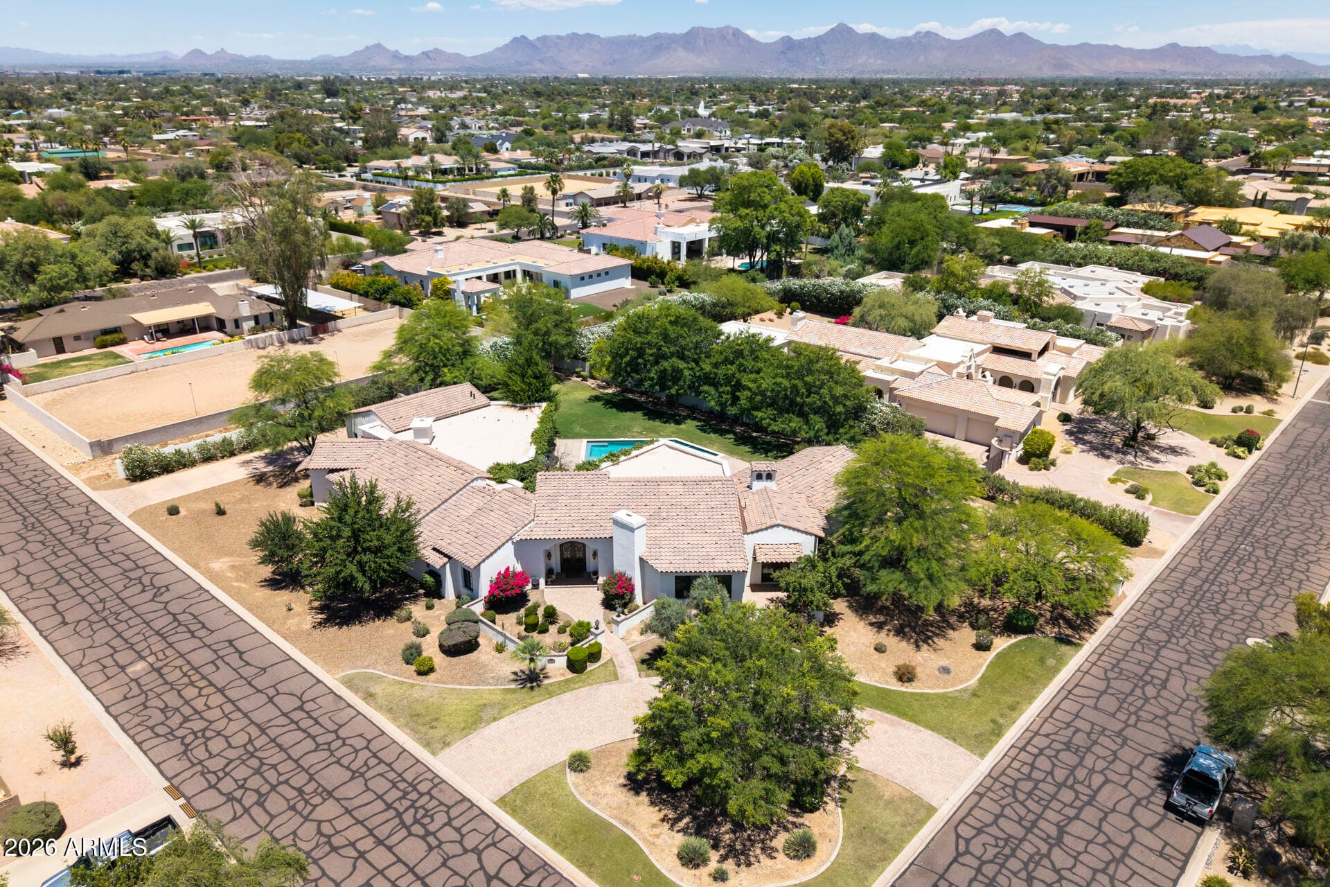 6202 E TURQUOISE Avenue, Paradise Valley, AZ 85253 — photo 1 of 20