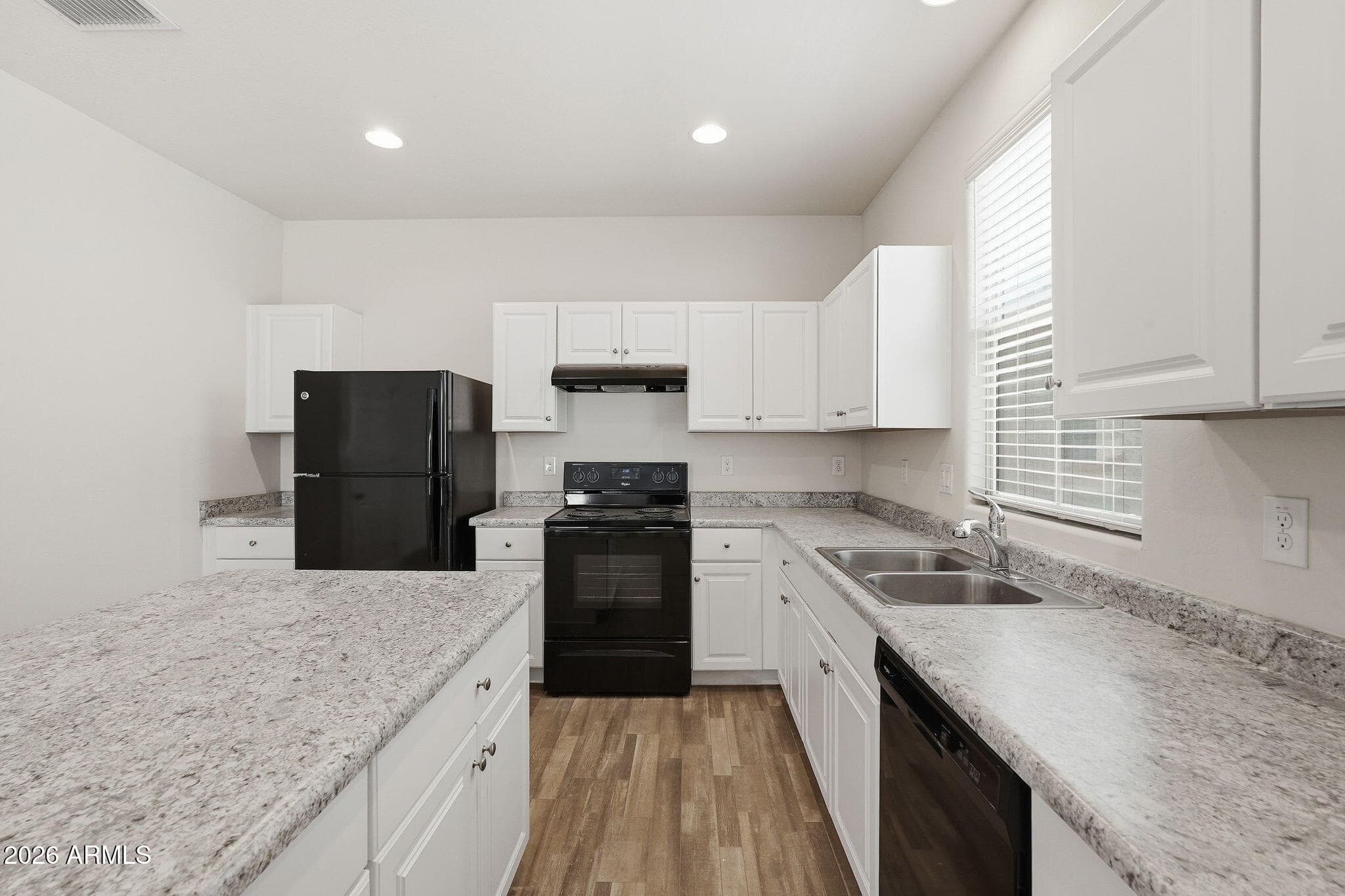 5464 W FULTON Street, Phoenix, AZ 85043 — photo 12 of 33