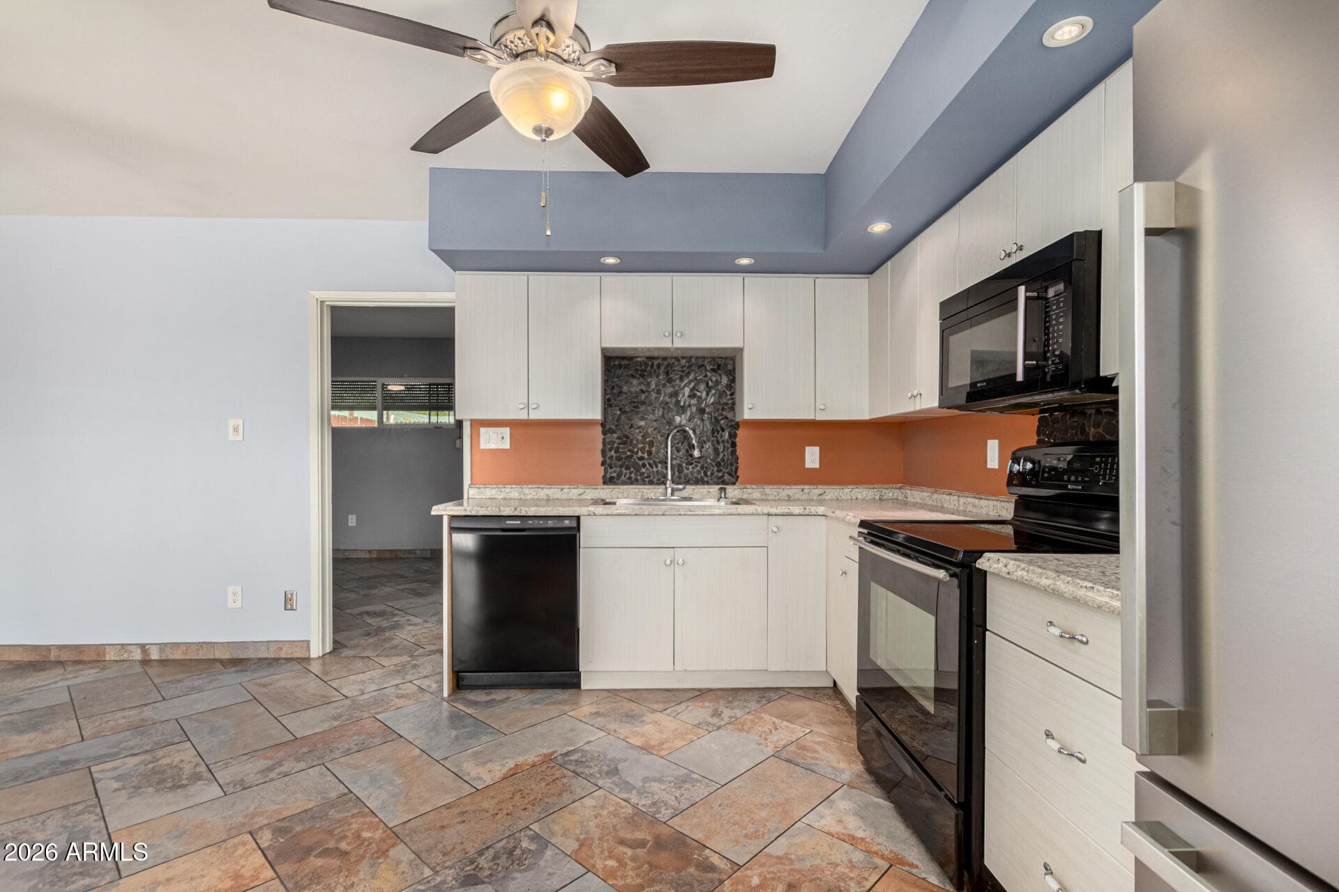 1441 E MARYLAND Avenue 5, Phoenix, AZ 85014 — photo 17 of 39