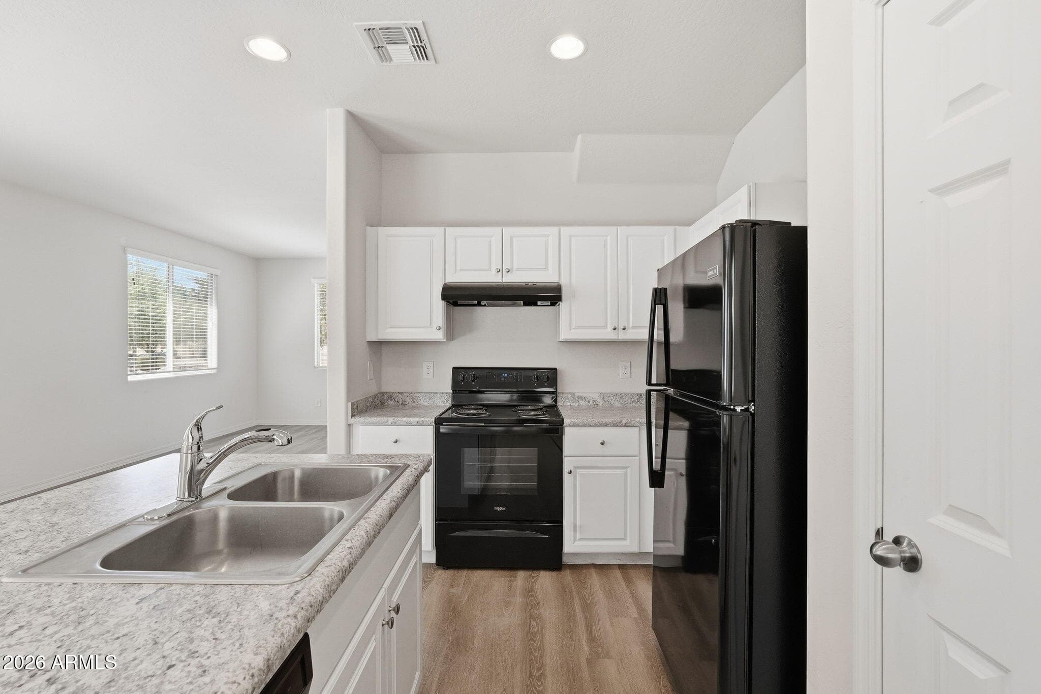 5437 W ALBENIZ Place, Phoenix, AZ 85043 — photo 10 of 32