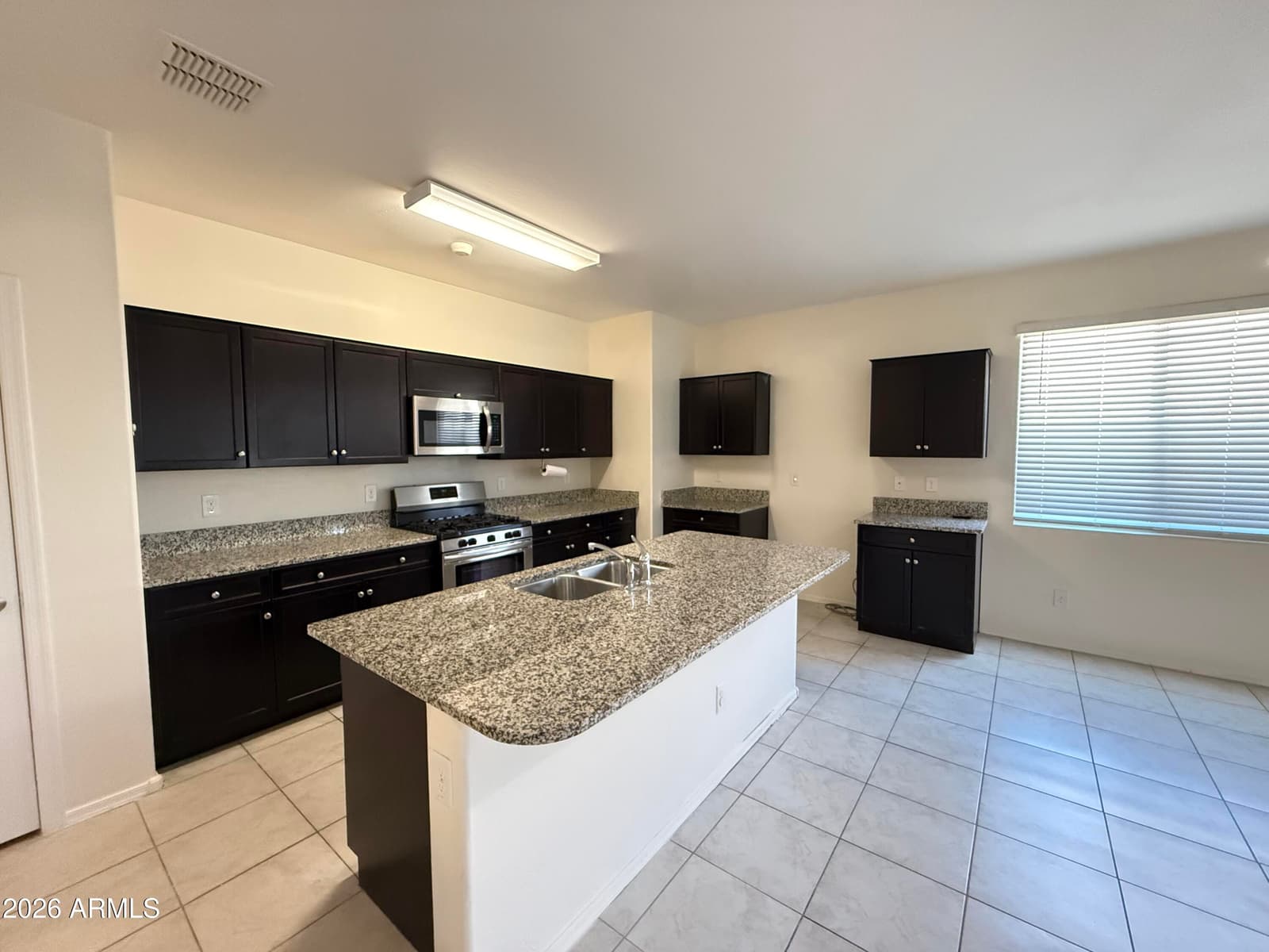 30895 W INDIANOLA Avenue, Buckeye, AZ 85396 — photo 12 of 31