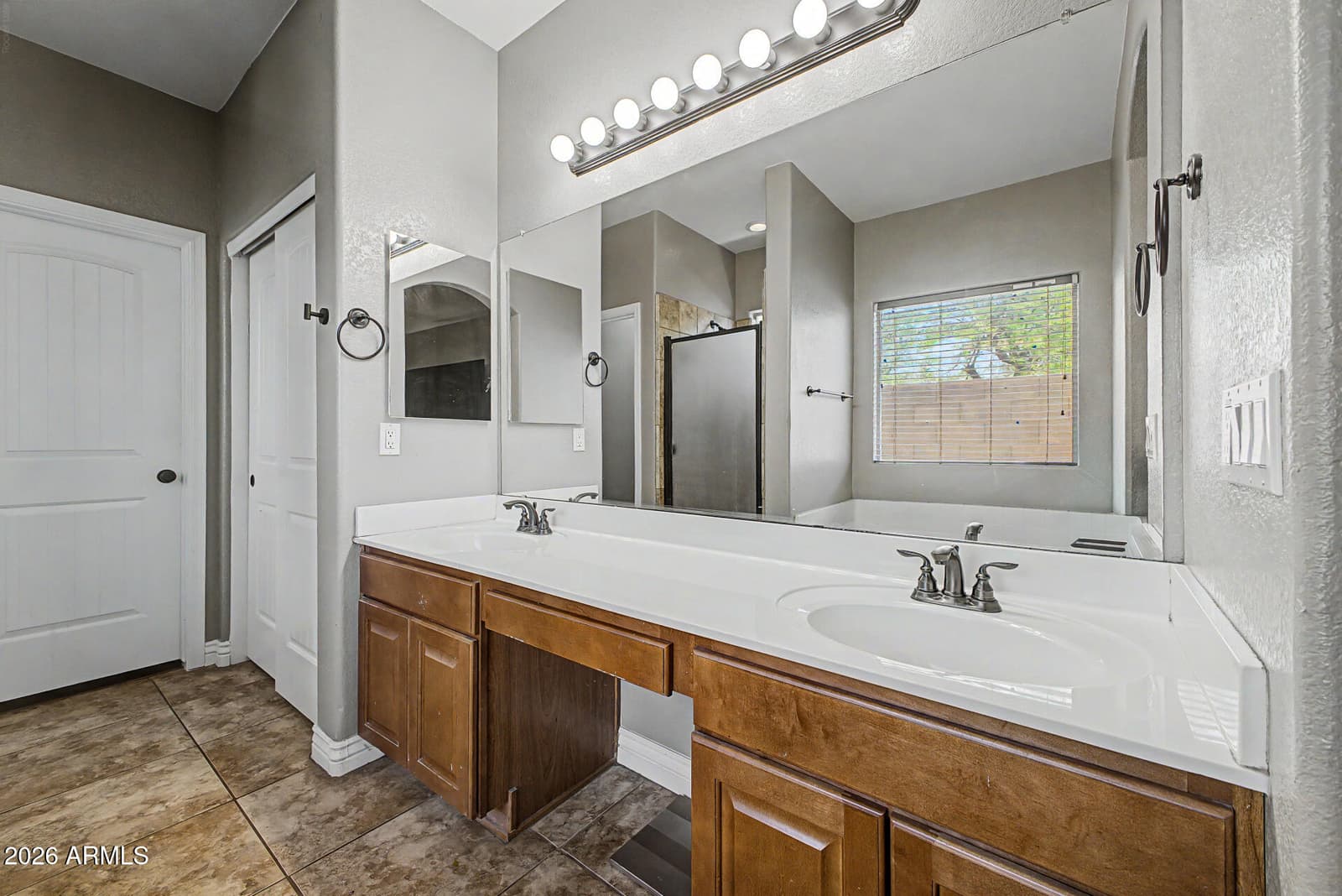 7517 S 15TH Drive, Phoenix, AZ 85041 — photo 15 of 25