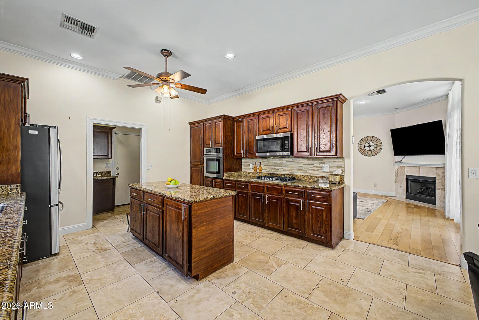 808 W CITRUS Way, Phoenix, AZ 85013 — photo 13 of 35