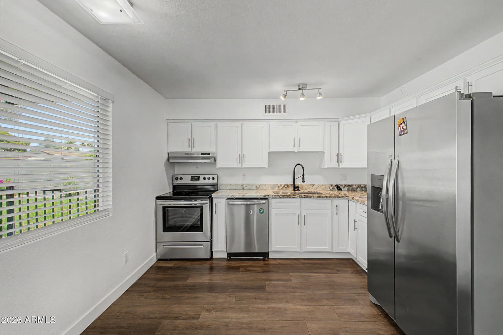 3524 E ANGELA Drive, Phoenix, AZ 85032 — photo 8 of 25