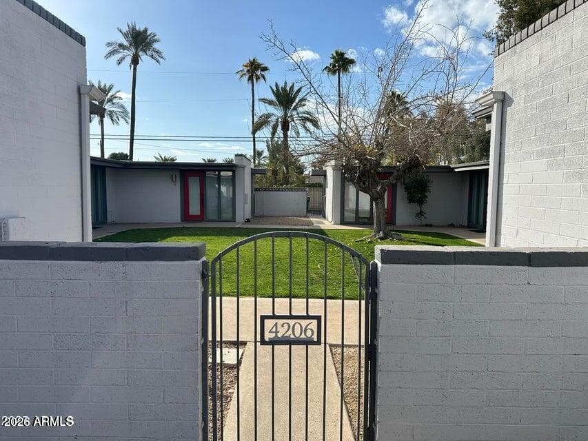 4206 N 38TH Street 4, Phoenix, AZ 85018 — photo 2 of 32