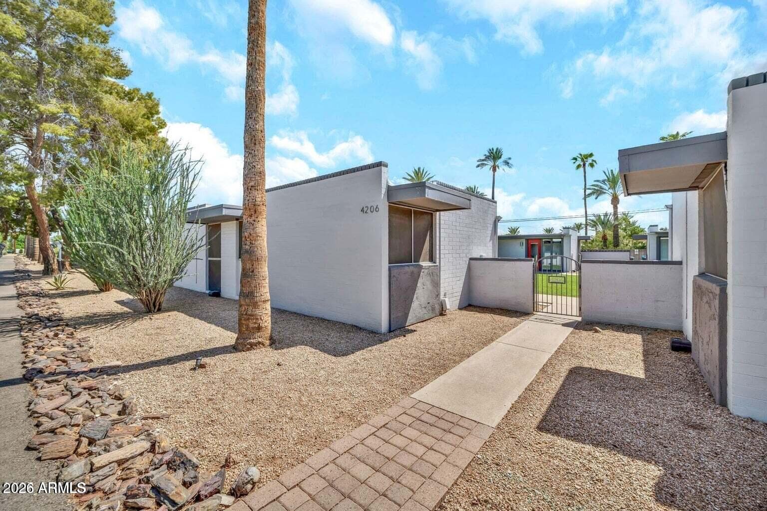4206 N 38TH Street 4, Phoenix, AZ 85018 — photo 7 of 32