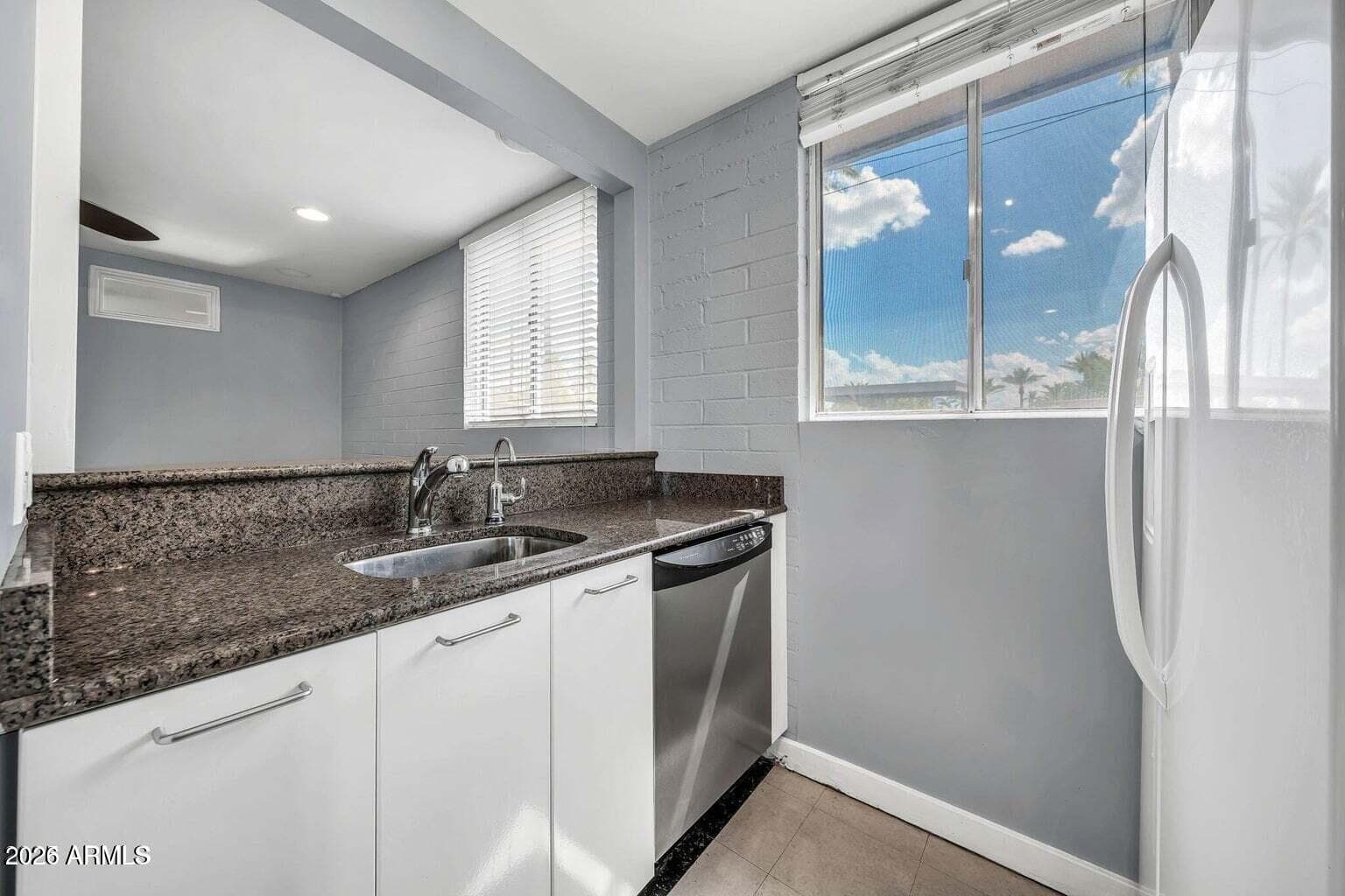 4206 N 38TH Street 4, Phoenix, AZ 85018 — photo 17 of 32