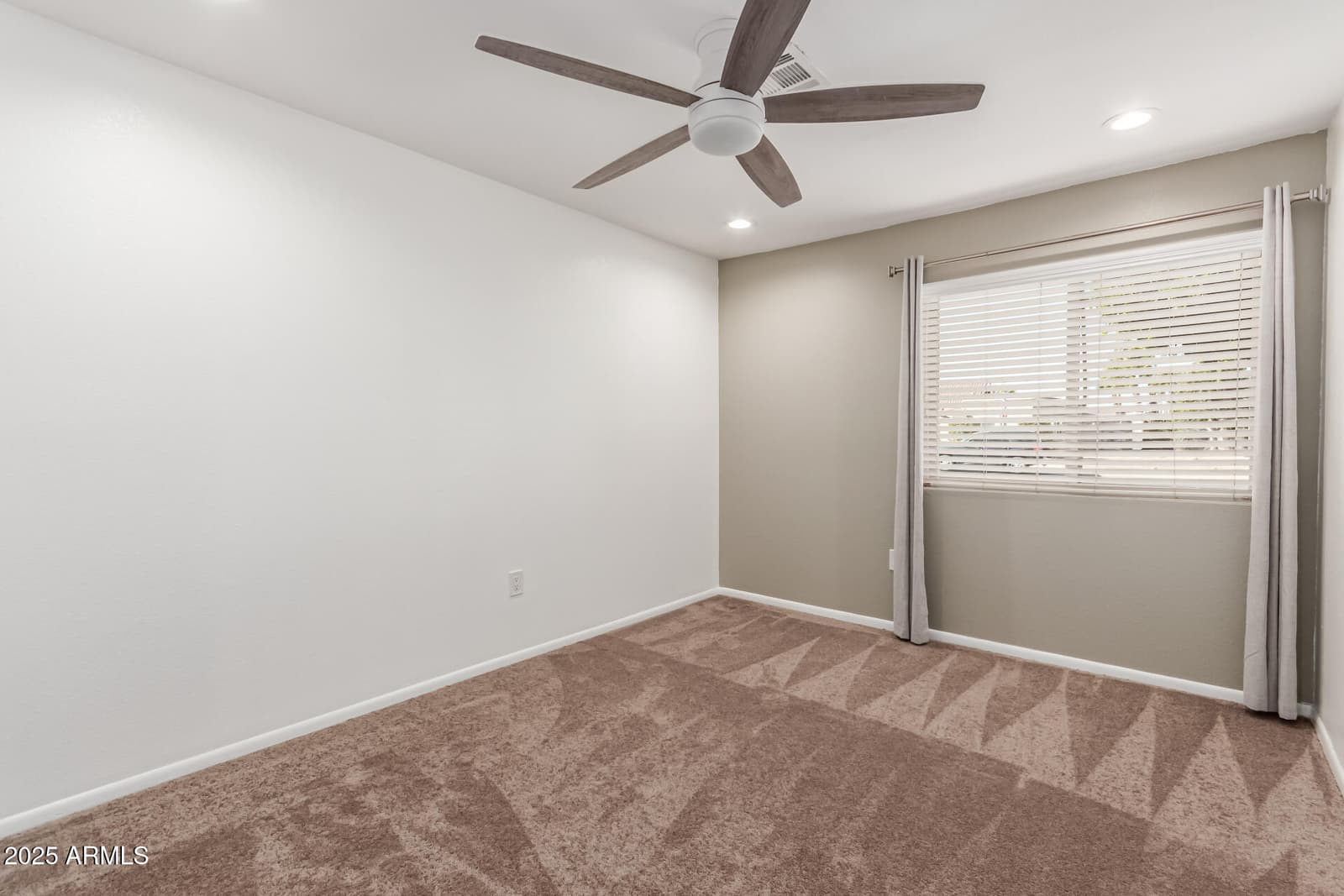 4037 S TAYLOR Drive, Tempe, AZ 85282 — photo 29 of 42
