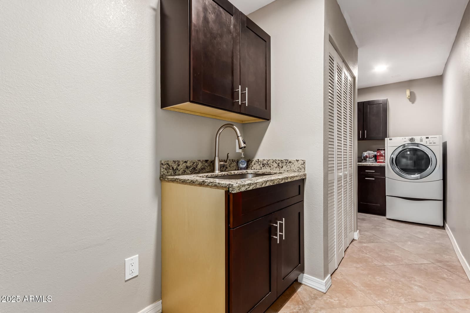 4037 S TAYLOR Drive, Tempe, AZ 85282 — photo 32 of 42