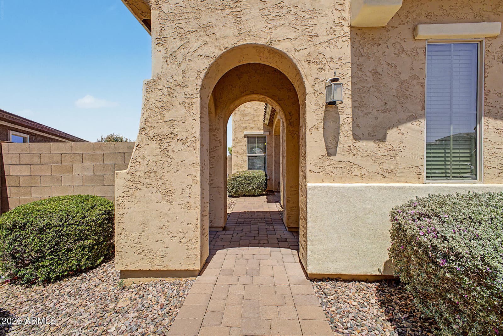 5286 S PONDEROSA Drive, Gilbert, AZ 85298 — photo 7 of 40