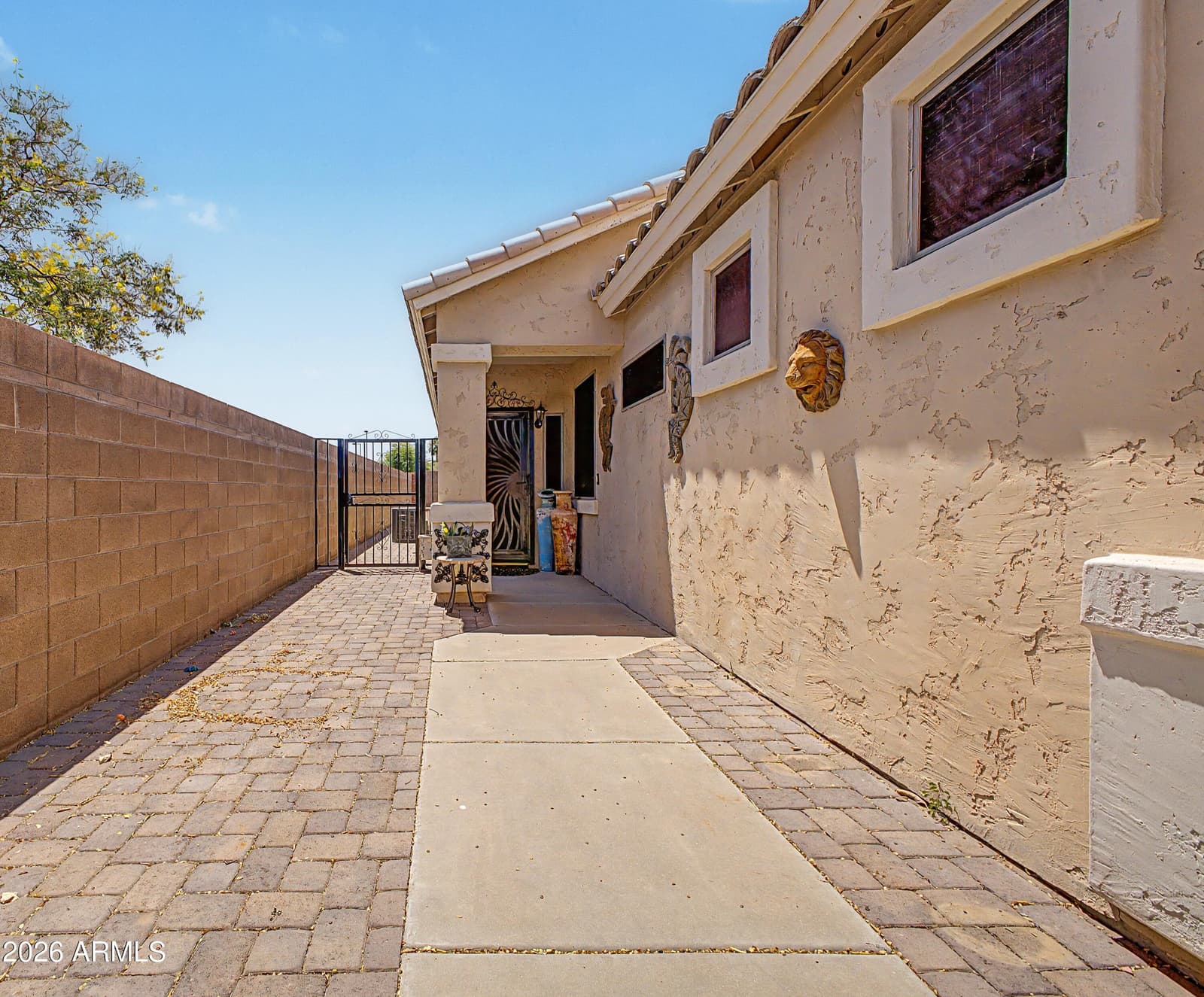 18360 N ALAMO Drive, Surprise, AZ 85374 — photo 5 of 34