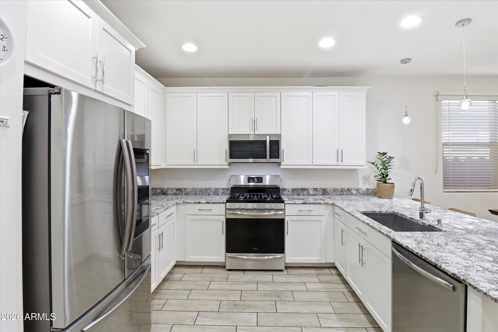 2544 W HIDALGO Avenue, Phoenix, AZ 85041 — photo 4 of 27