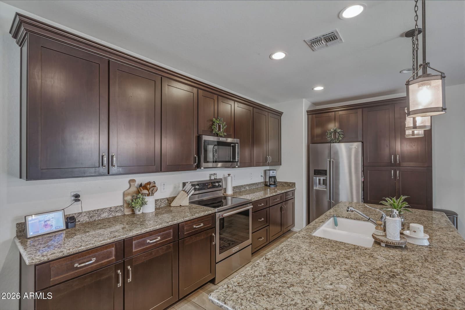 12033 W BRILES Road, Peoria, AZ 85383 — photo 18 of 47