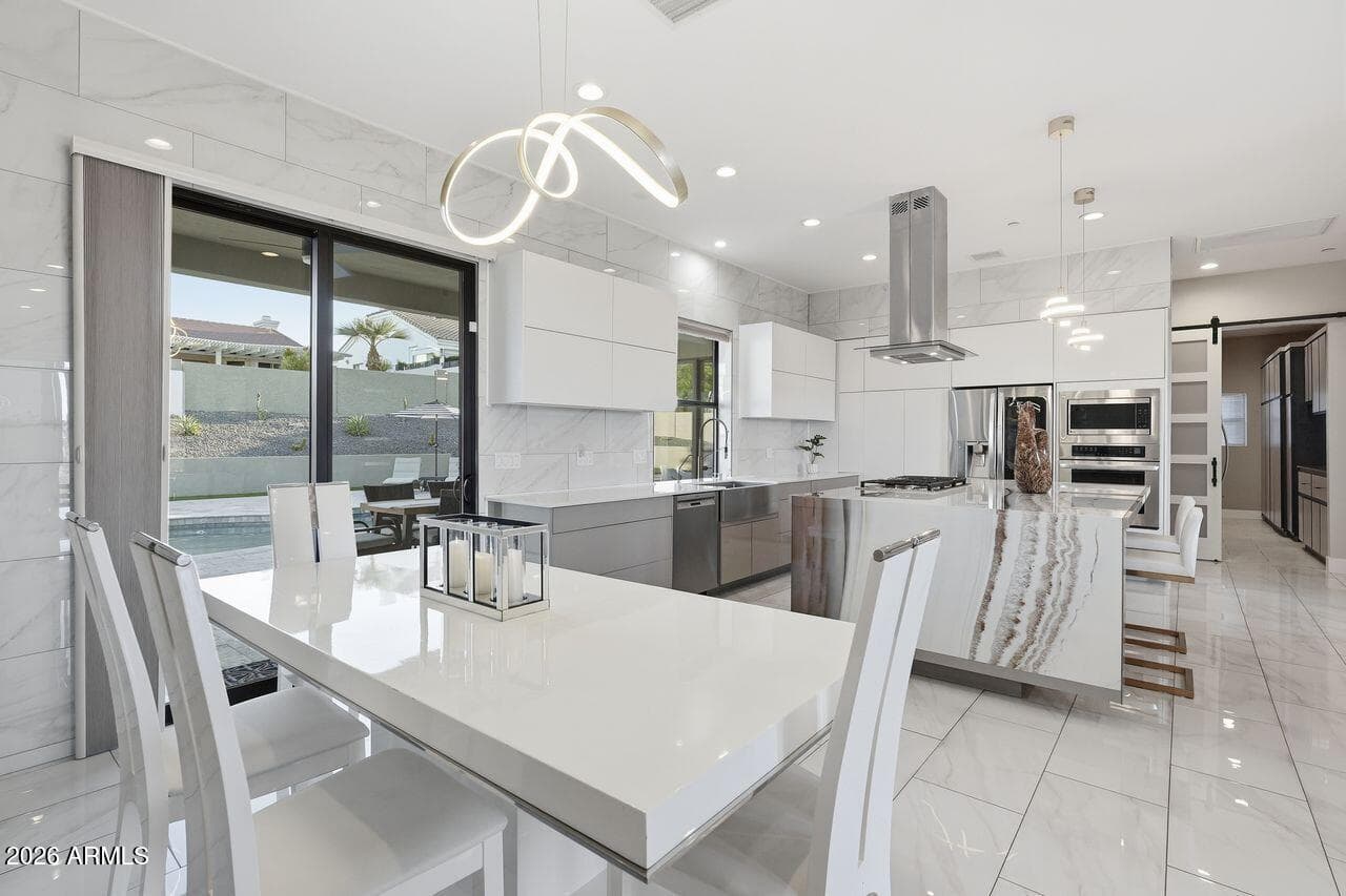 15037 E RIDGEWAY Drive, Fountain Hills, AZ 85268 — photo 5 of 64