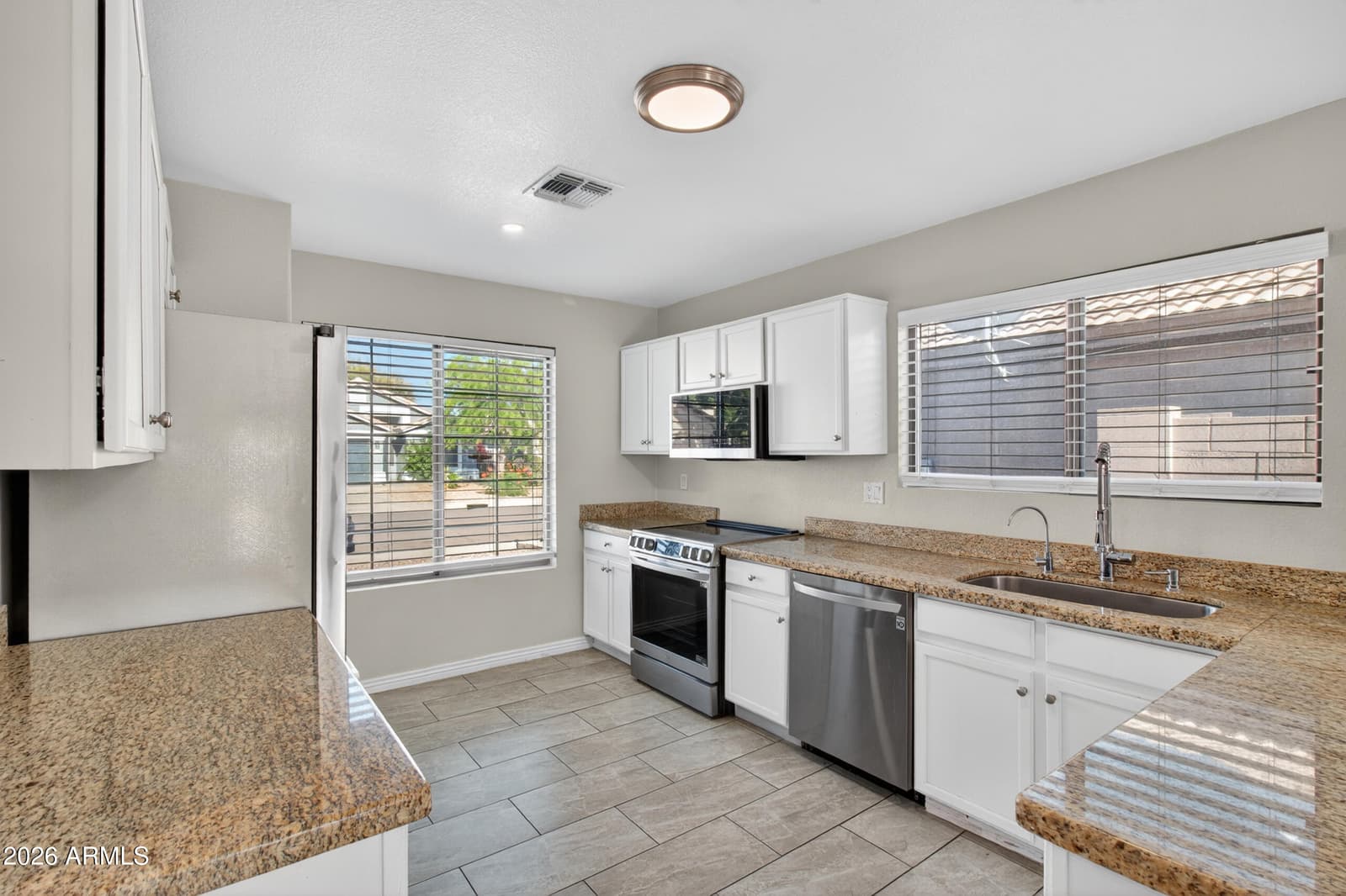 21820 N 32ND Avenue, Phoenix, AZ 85027 — photo 17 of 51