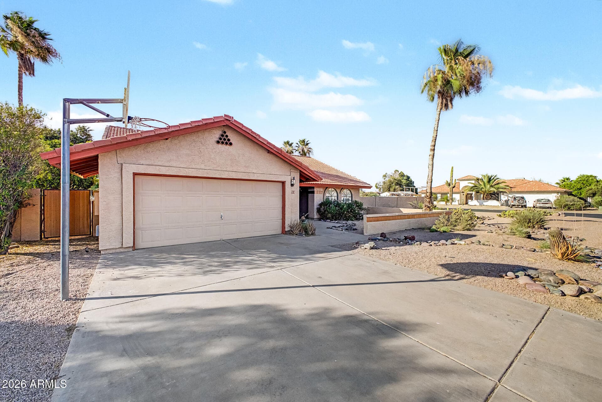 562 E HACKAMORE Street, Mesa, AZ 85203 — photo 3 of 49