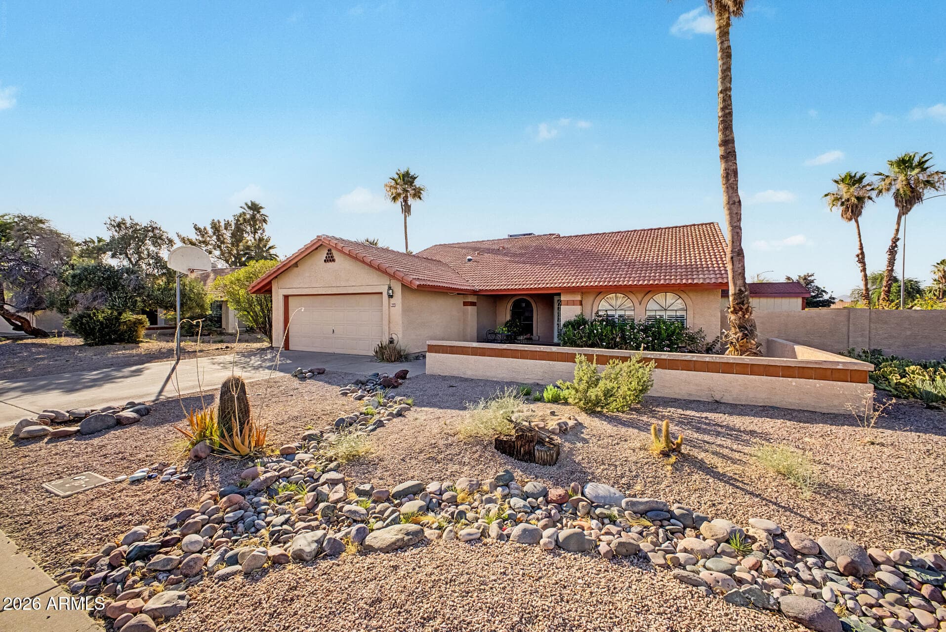 562 E HACKAMORE Street, Mesa, AZ 85203 — photo 4 of 49