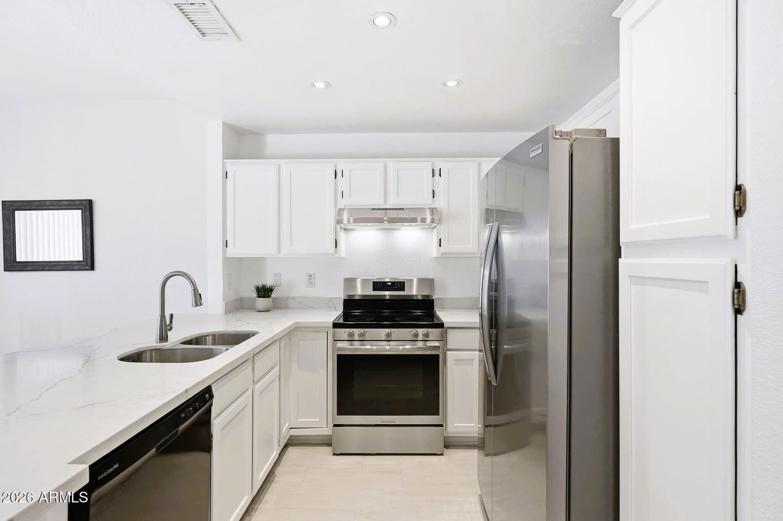 13833 S 40TH Street 1004, Phoenix, AZ 85044 — photo 11 of 33