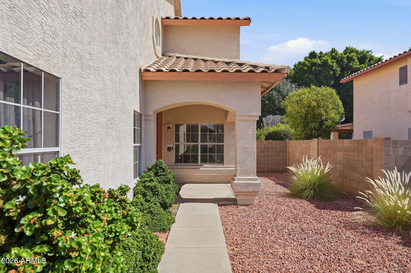 548 W MENDOZA Avenue, Mesa, AZ 85210 — photo 3 of 52