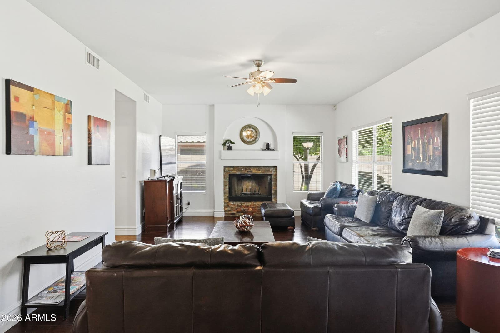 548 W MENDOZA Avenue, Mesa, AZ 85210 — photo 14 of 52