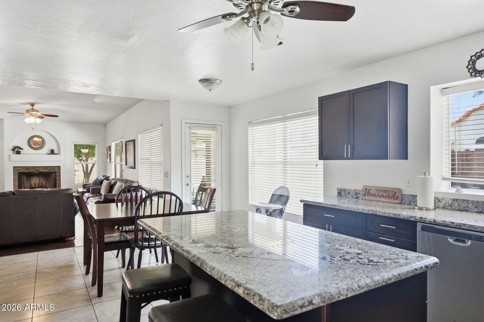 548 W MENDOZA Avenue, Mesa, AZ 85210 — photo 12 of 52