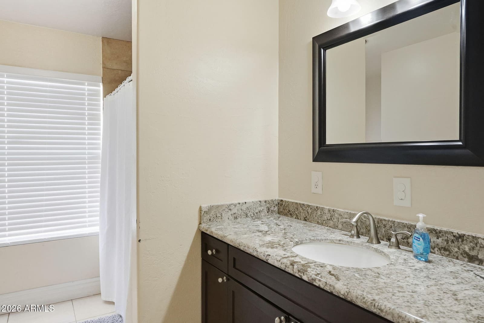 548 W MENDOZA Avenue, Mesa, AZ 85210 — photo 38 of 52
