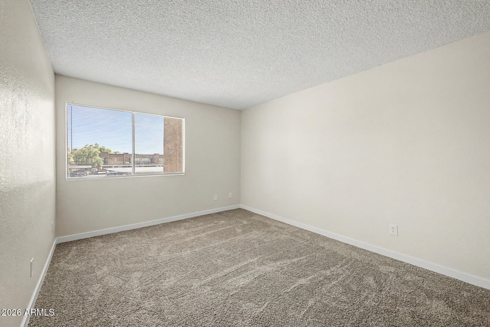 3810 N MARYVALE Parkway 2016, Phoenix, AZ 85031 — photo 12 of 33
