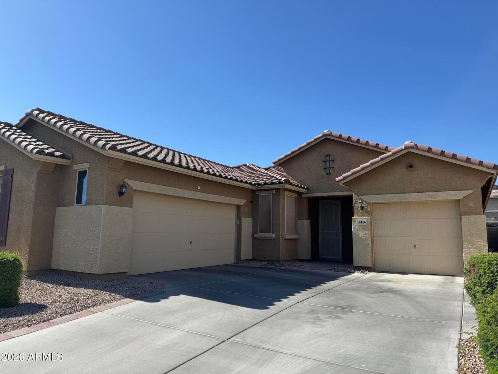 10156 W GOLDEN Lane, Peoria, AZ 85345 — photo 3 of 34