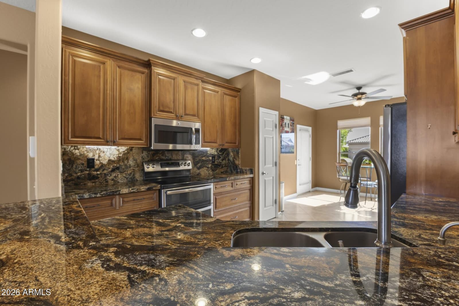 18607 N DIAMOND Drive, Surprise, AZ 85374 — photo 10 of 33