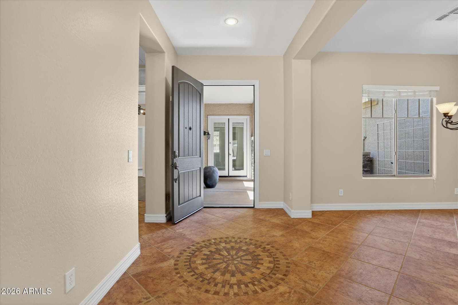 6931 W DALE Lane, Peoria, AZ 85383 — photo 7 of 66