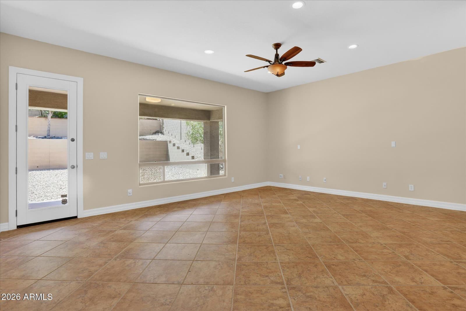 6931 W DALE Lane, Peoria, AZ 85383 — photo 12 of 66