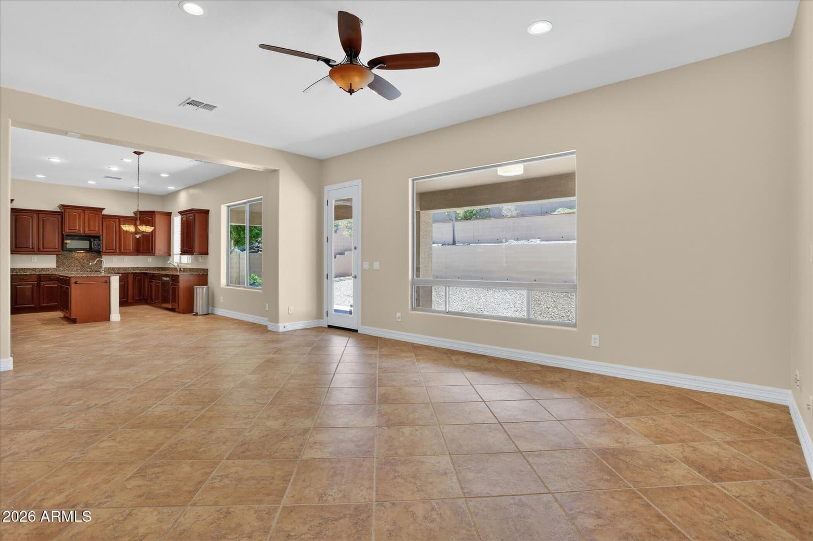6931 W DALE Lane, Peoria, AZ 85383 — photo 15 of 66