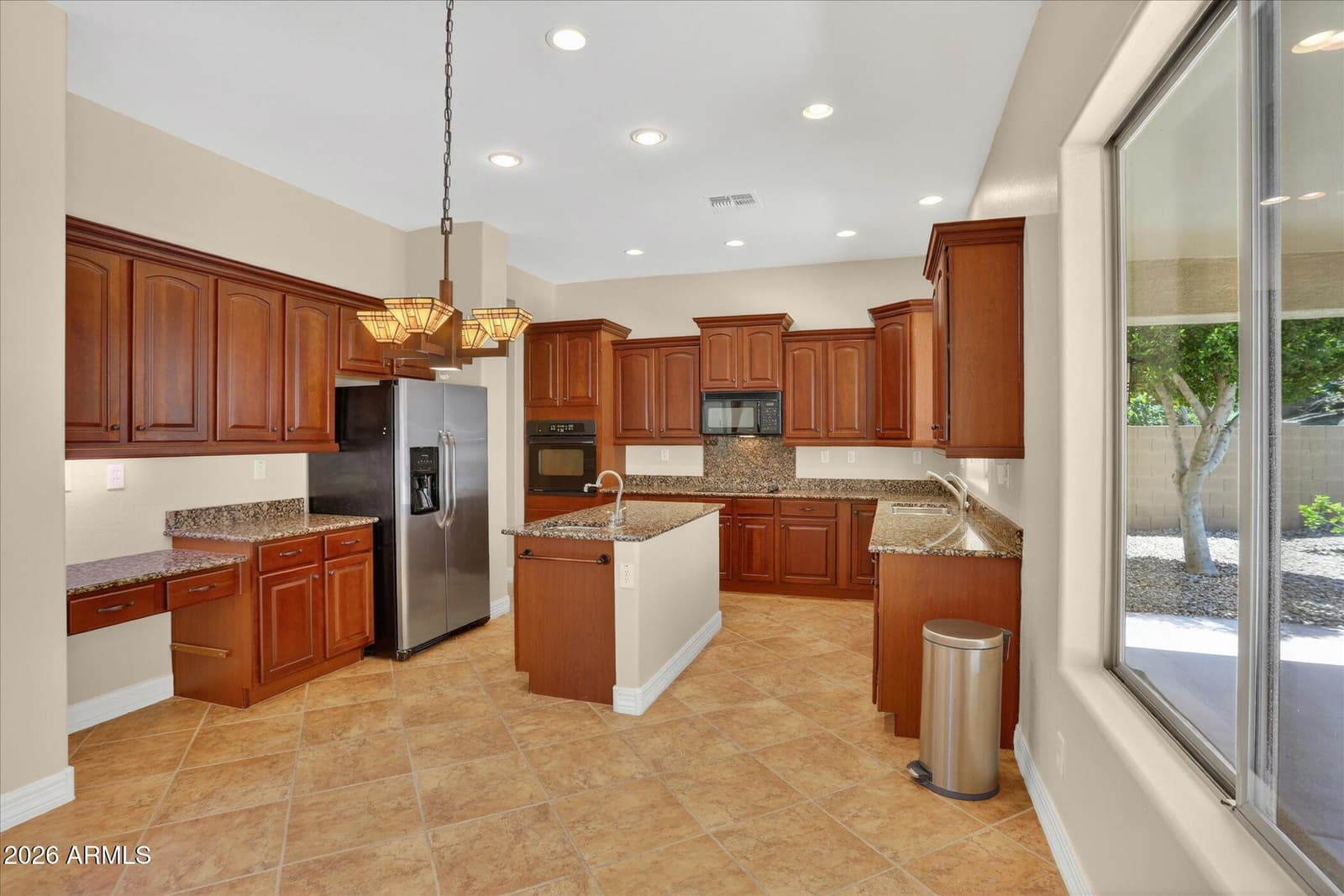 6931 W DALE Lane, Peoria, AZ 85383 — photo 16 of 66