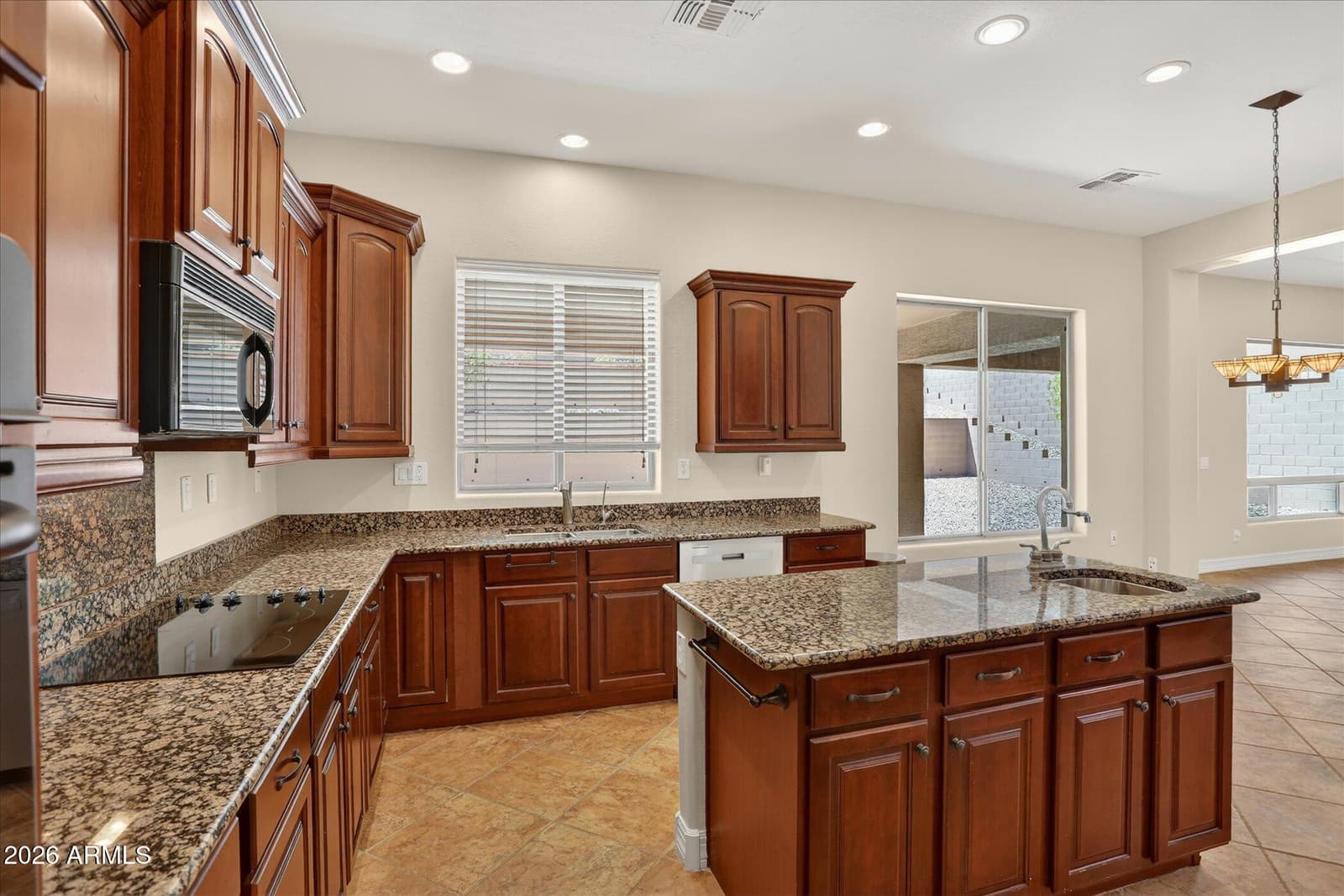 6931 W DALE Lane, Peoria, AZ 85383 — photo 17 of 66