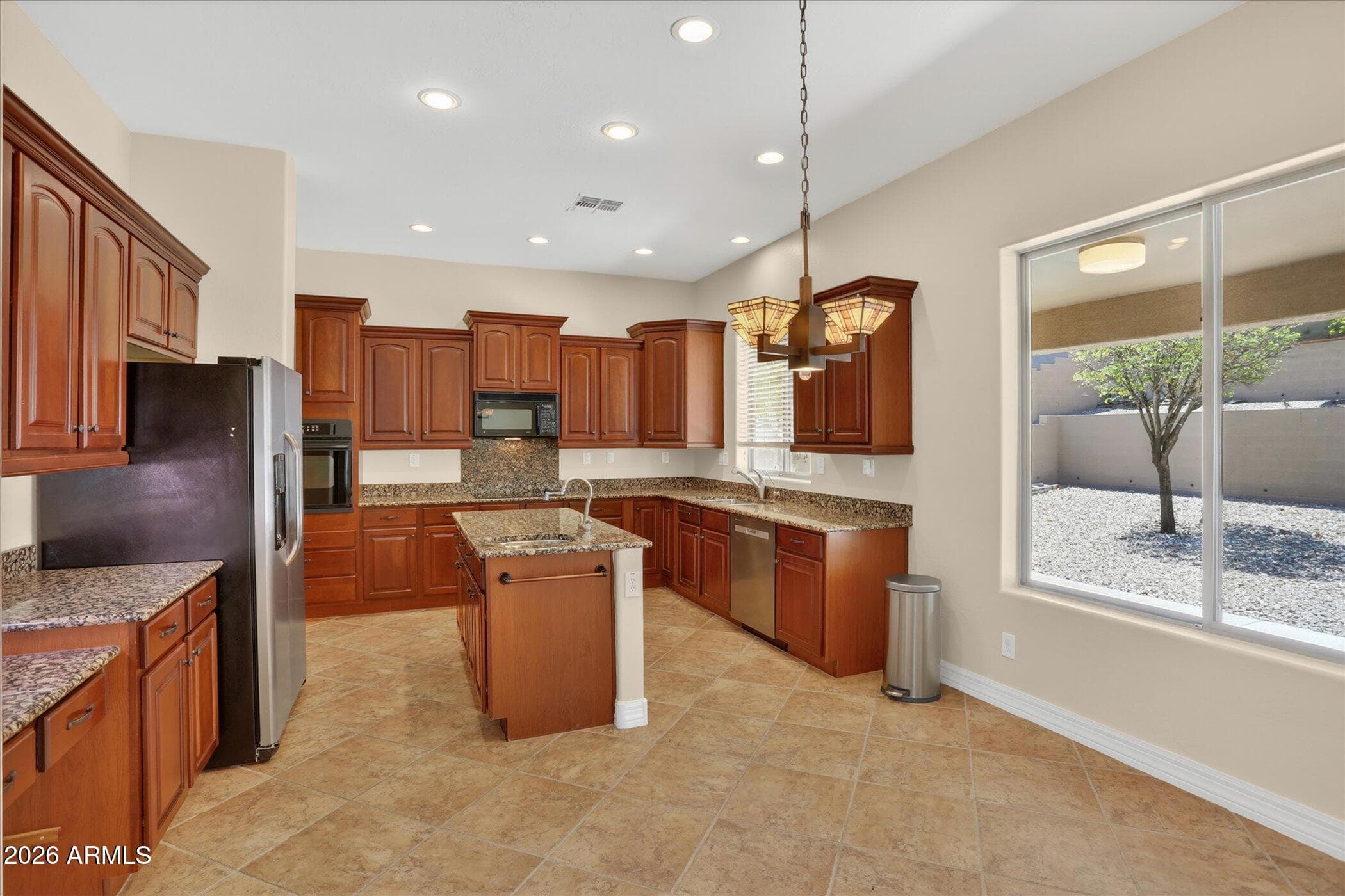 6931 W DALE Lane, Peoria, AZ 85383 — photo 18 of 66