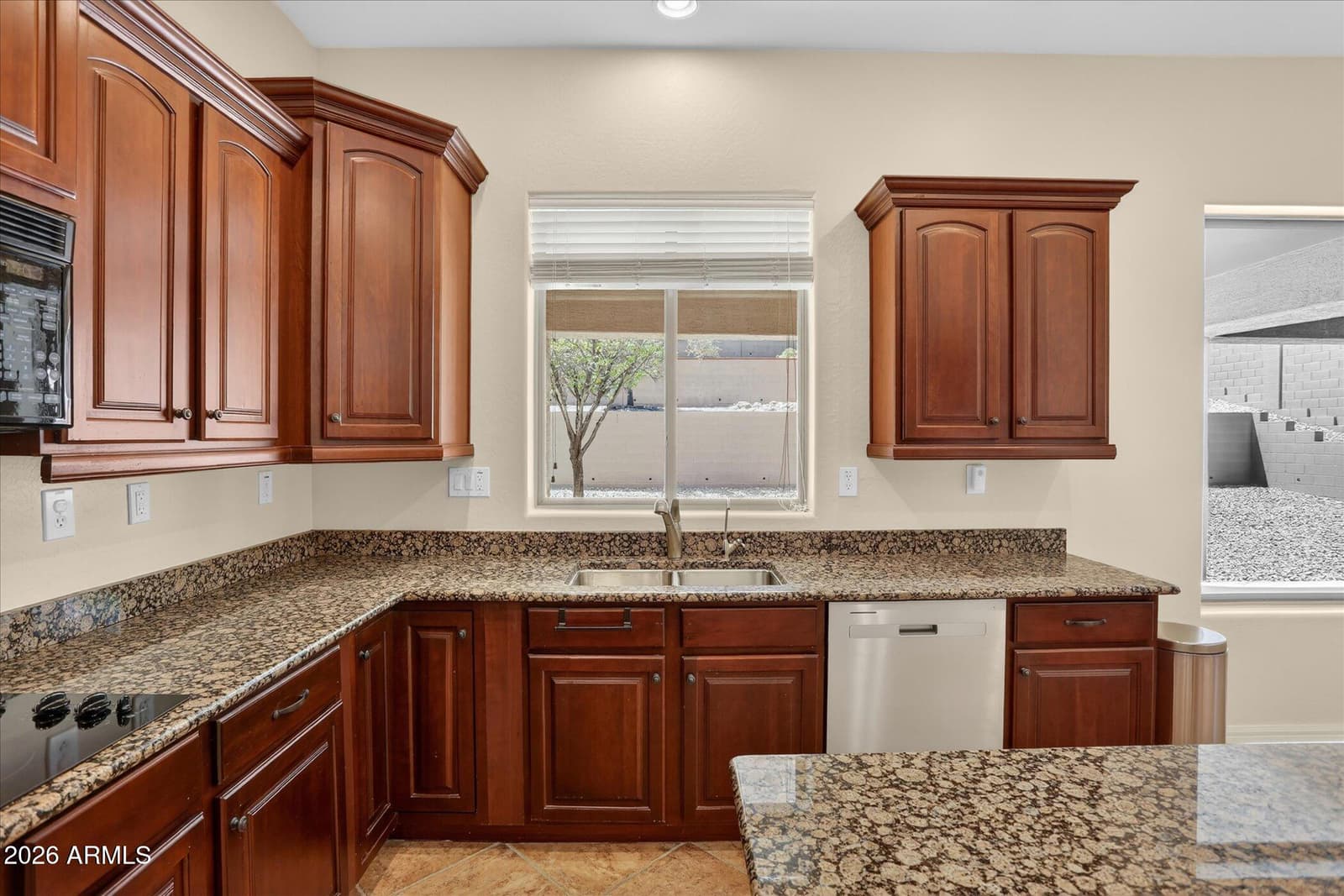 6931 W DALE Lane, Peoria, AZ 85383 — photo 20 of 66